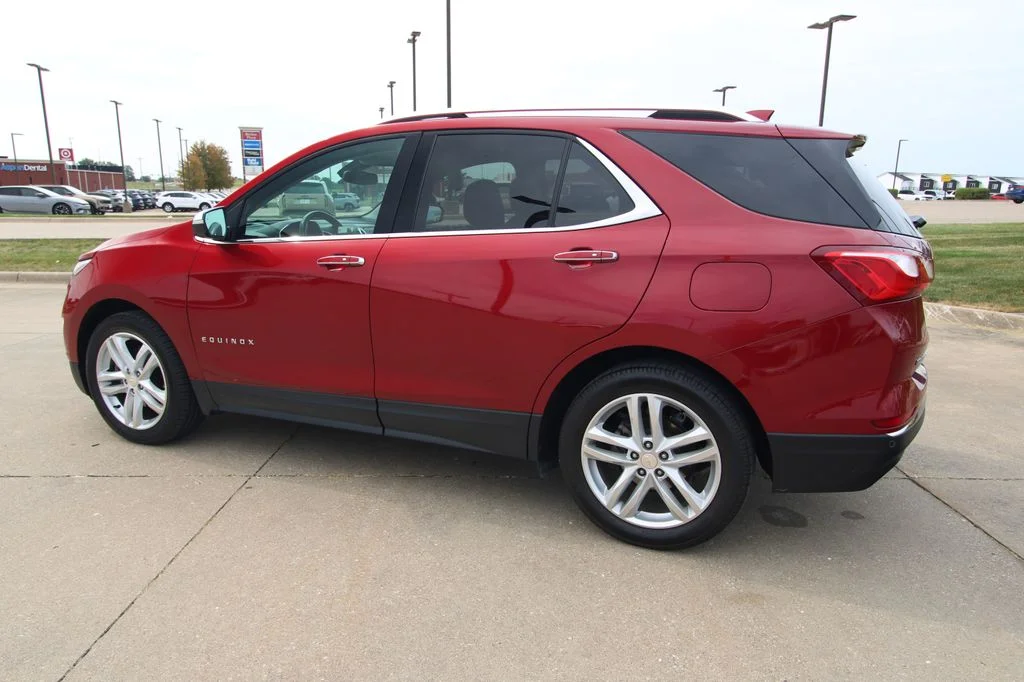 Used 2019 Cajun Red Tintcoat Chevrolet Premier image 17