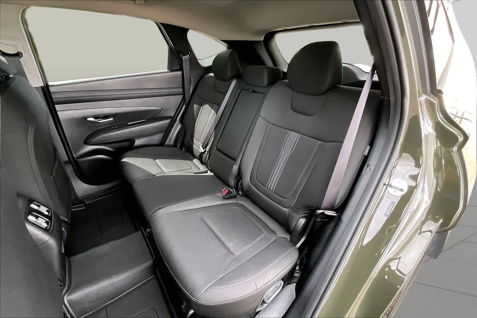 Used 2025 Rockwood Green Hyundai SEL image 19