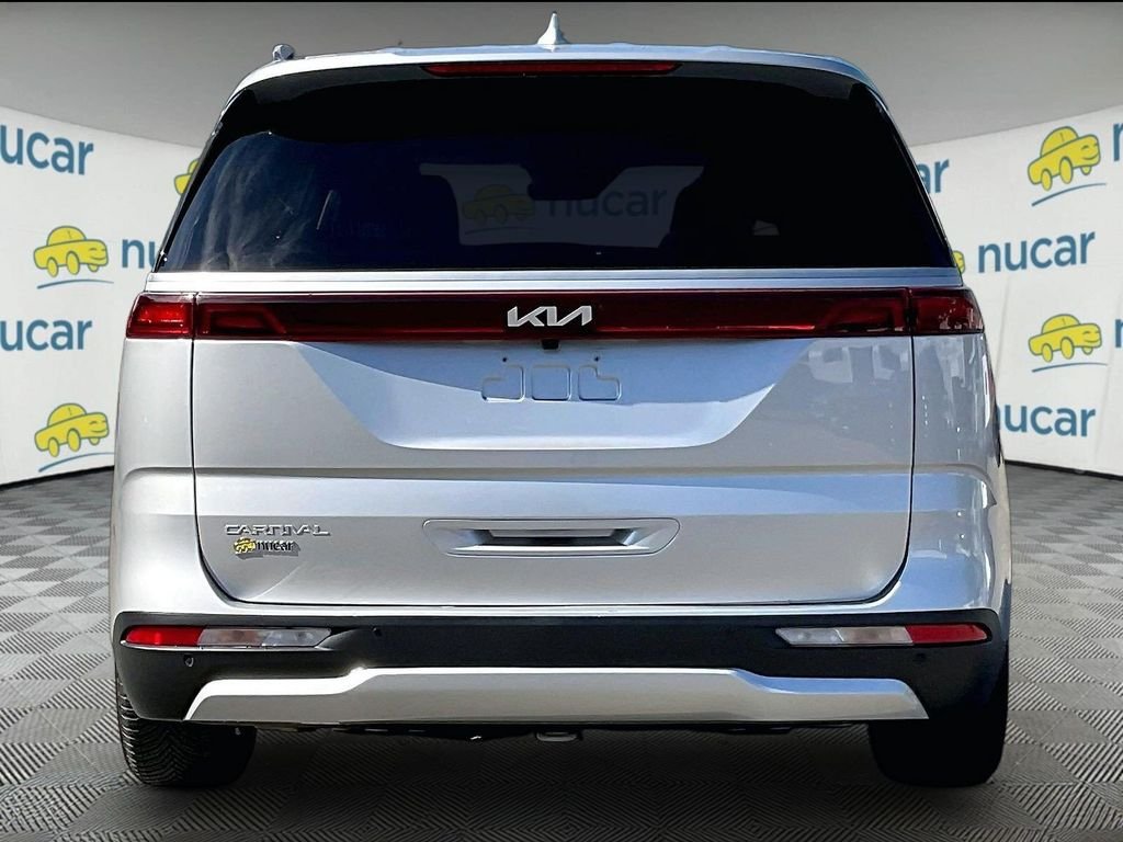Used 2023 Silver Kia LX Seat Package image 5