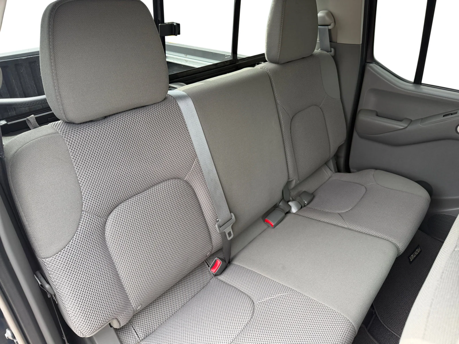 Used 2020 Arctic Blue Metallic Nissan SV image 30