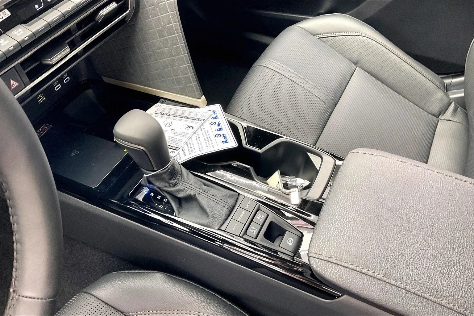2026 Toyota Camry XLE - Photo 8