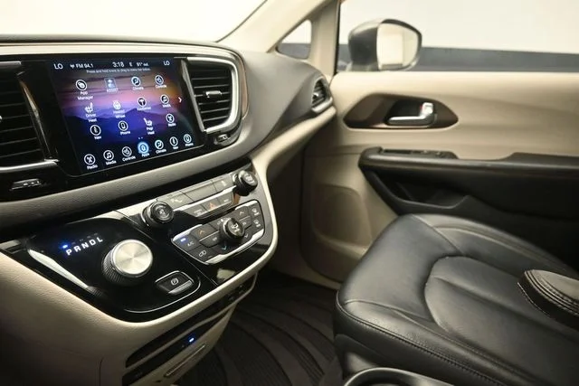 Used 2017 Gray Chrysler Touring L Plus image 30