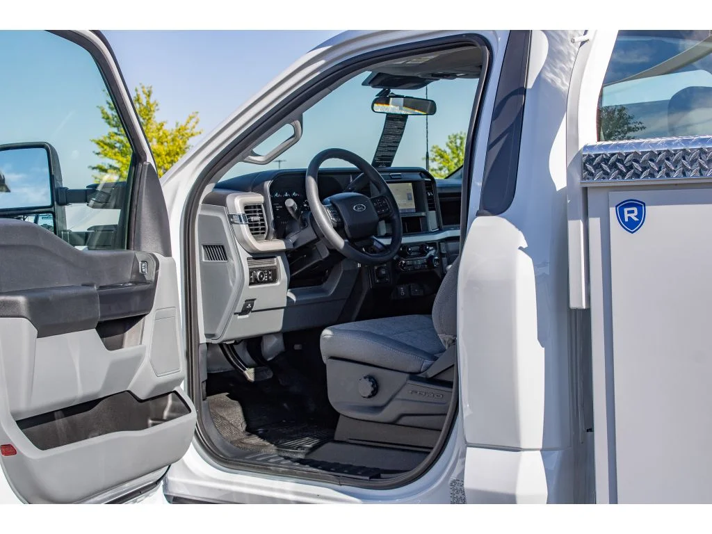 New 2026 OXFORD WHITE Ford XL image 16