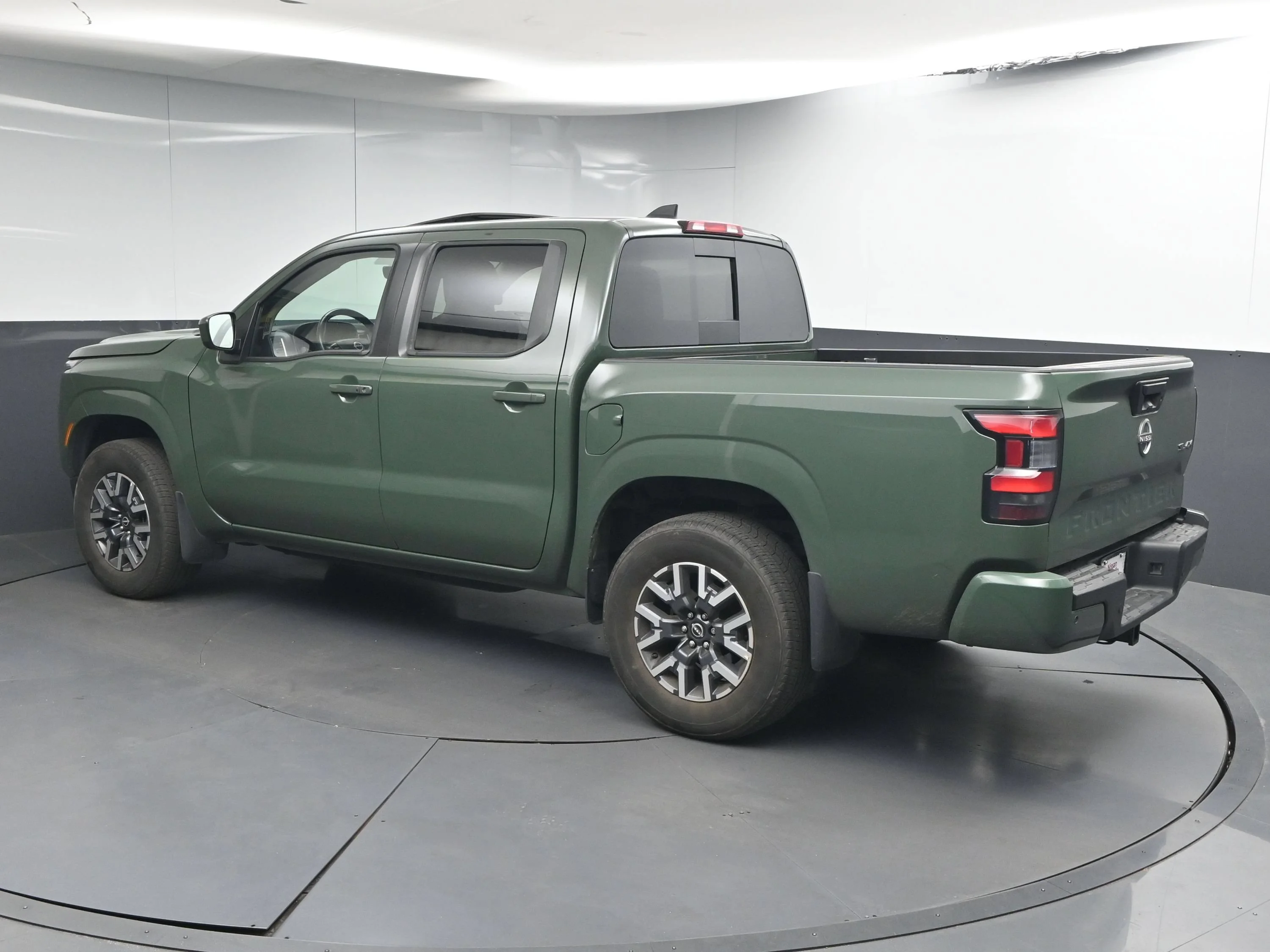 Certified Used 2024 Tactical Green Metallic Nissan SL image 5