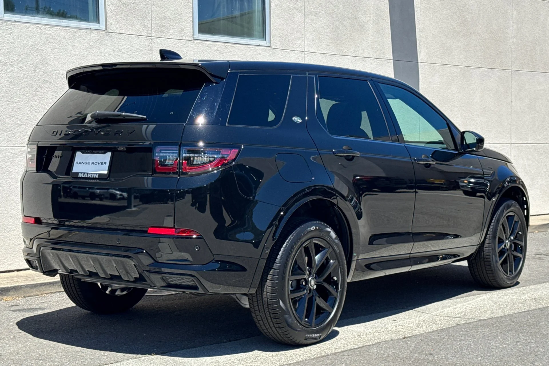New 2026 Santorini Black Land Rover Landmark image 2