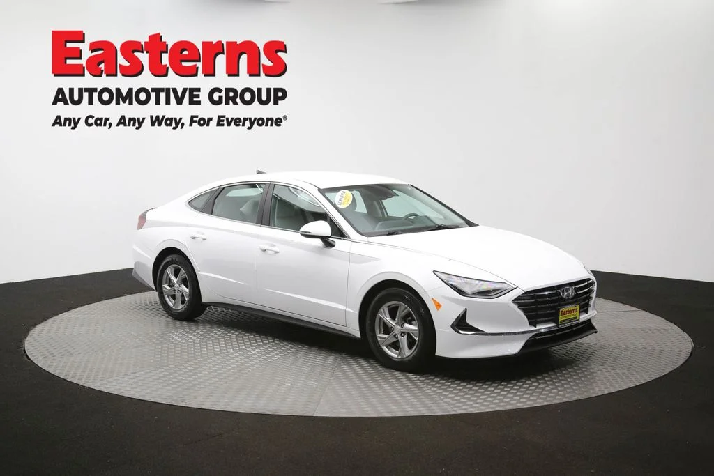Used 2023 White Hyundai SE image 48