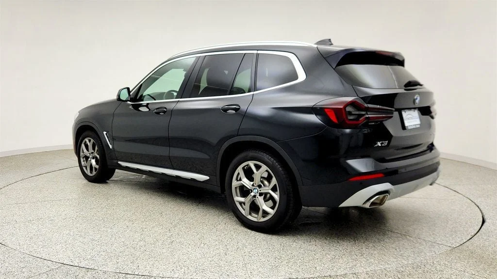 Used 2022 Black Sapphire Metallic BMW xDrive30i SAV w/ Premium Package 2 & Live Cockpit Pro image 7