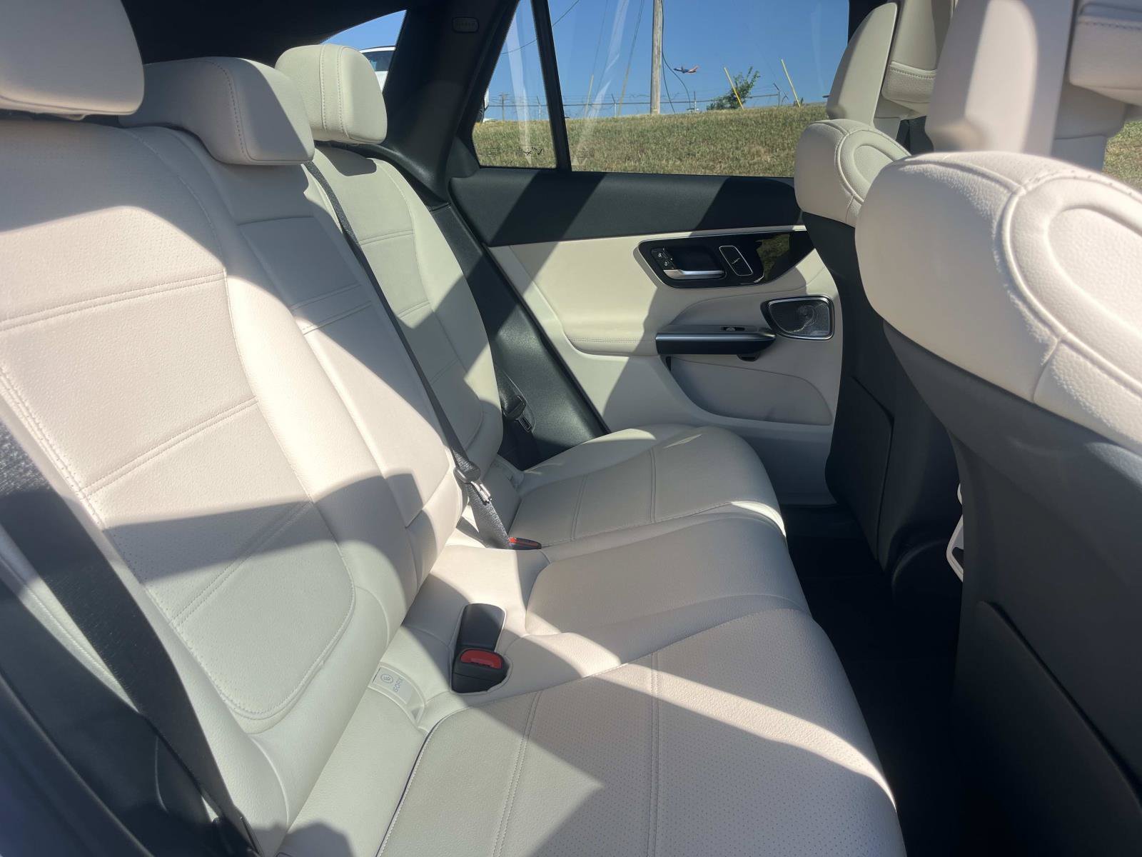 Used 2026 Polar White Mercedes-Benz GLC 300 image 20