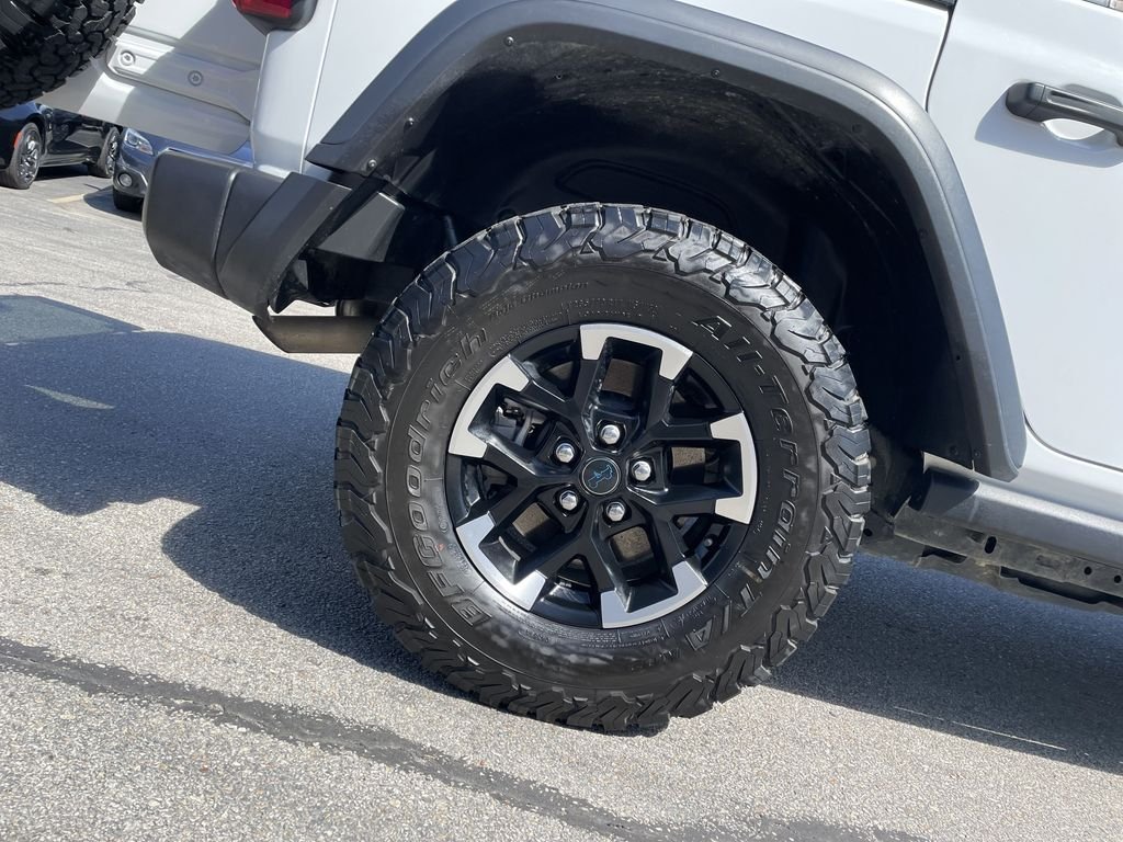 Used 2024 White Jeep Rubicon 4xe image 12