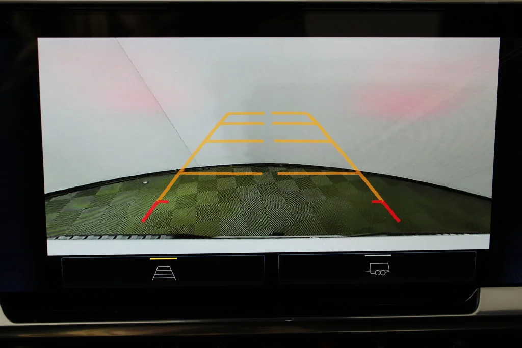 New 2026 Summit White Chevrolet LT (2FL) image 30