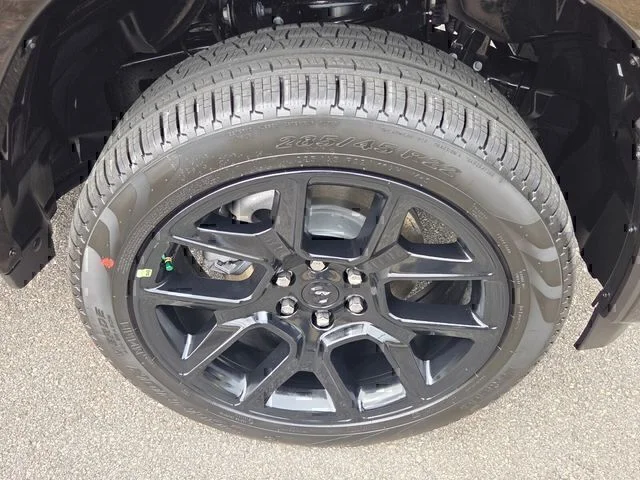 New 2026 Diamond Black Crystal Pearl-Coat Exterior Paint RAM Laramie image 17