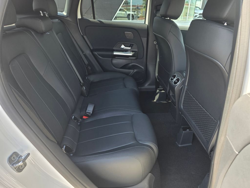 New 2026 Polar White Mercedes-Benz GLA 250 image 16