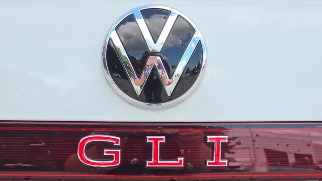 Used 2025 White Volkswagen 2.0T Autobahn image 7