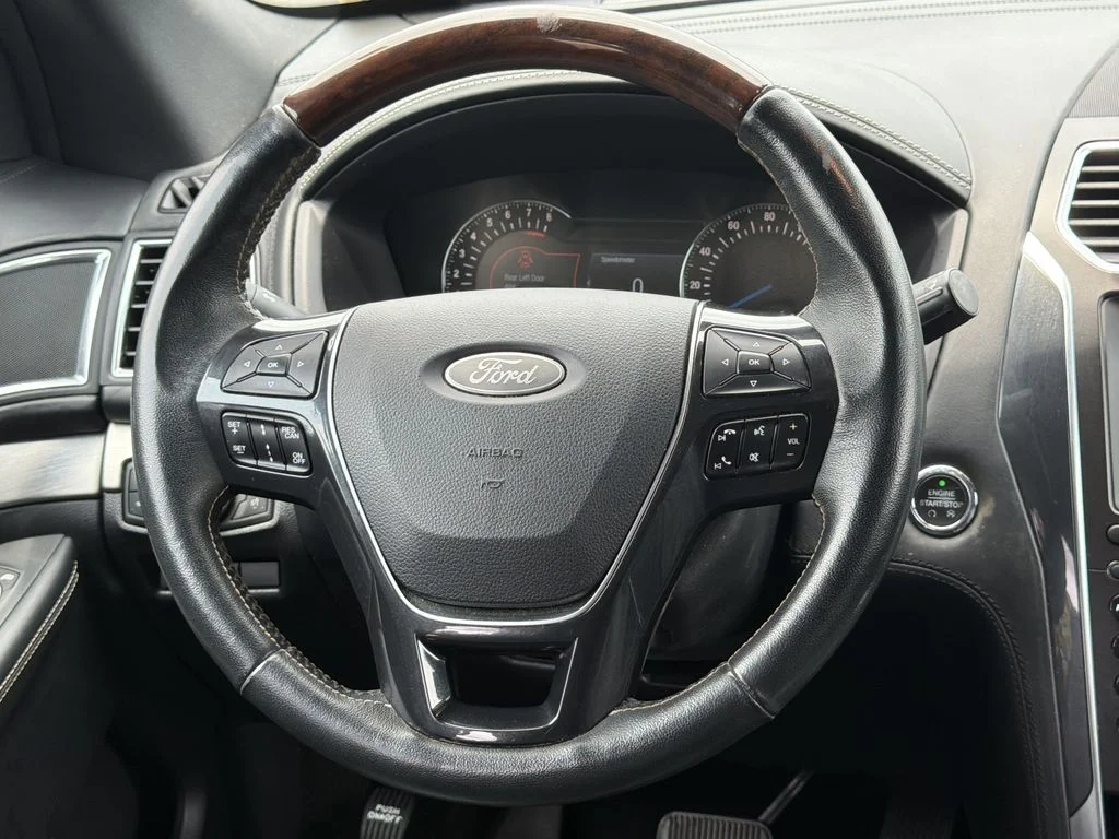 Used 2018 Red Ford Platinum image 24