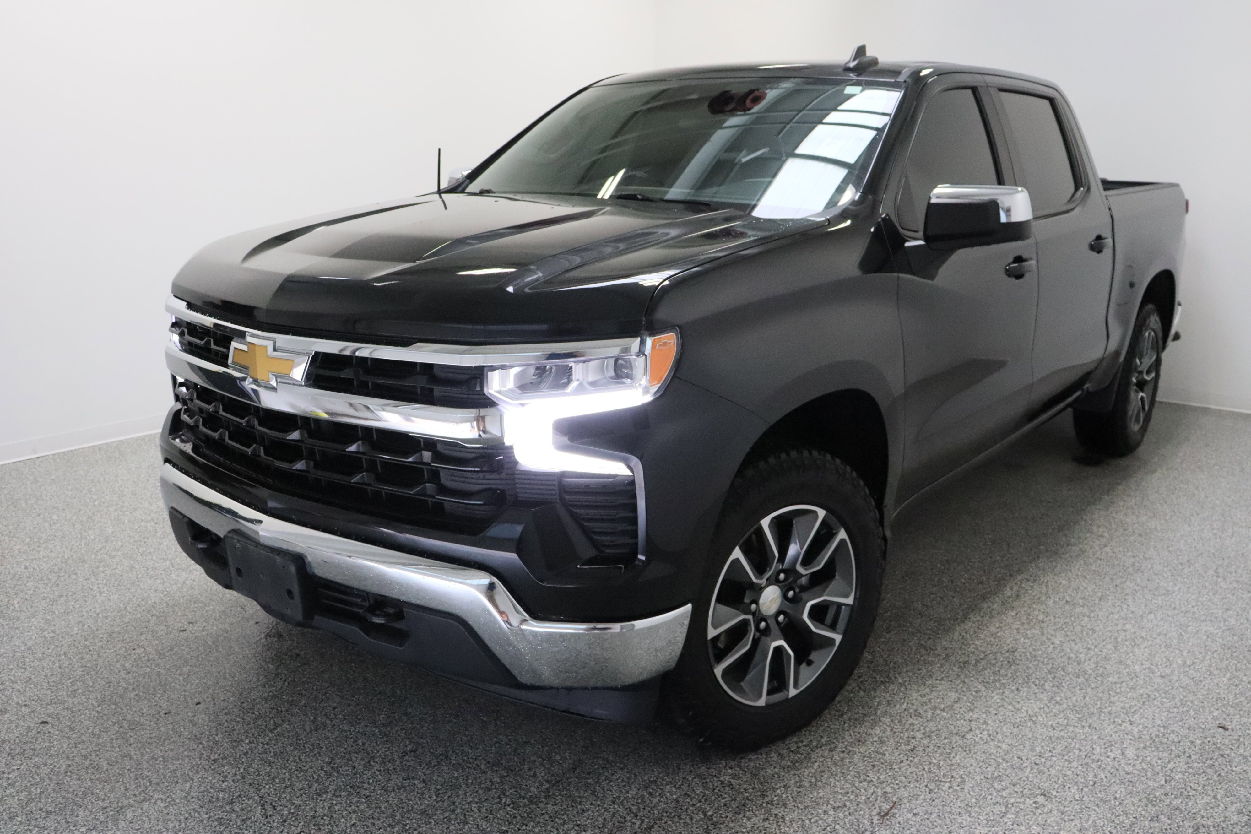 Used 2023 Black Chevrolet LT 5.3L image 2
