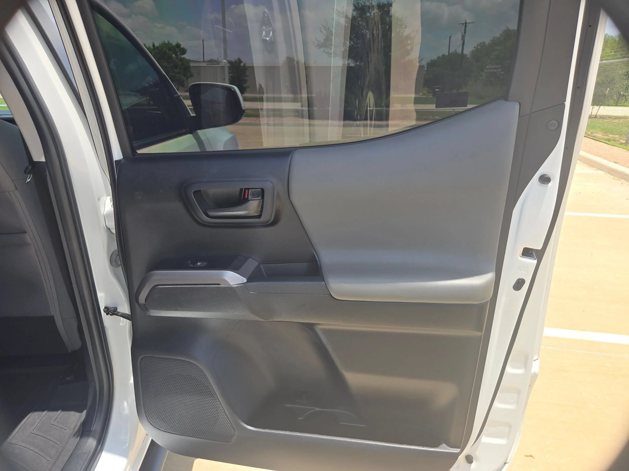 Used 2023 White Toyota SR5 image 21