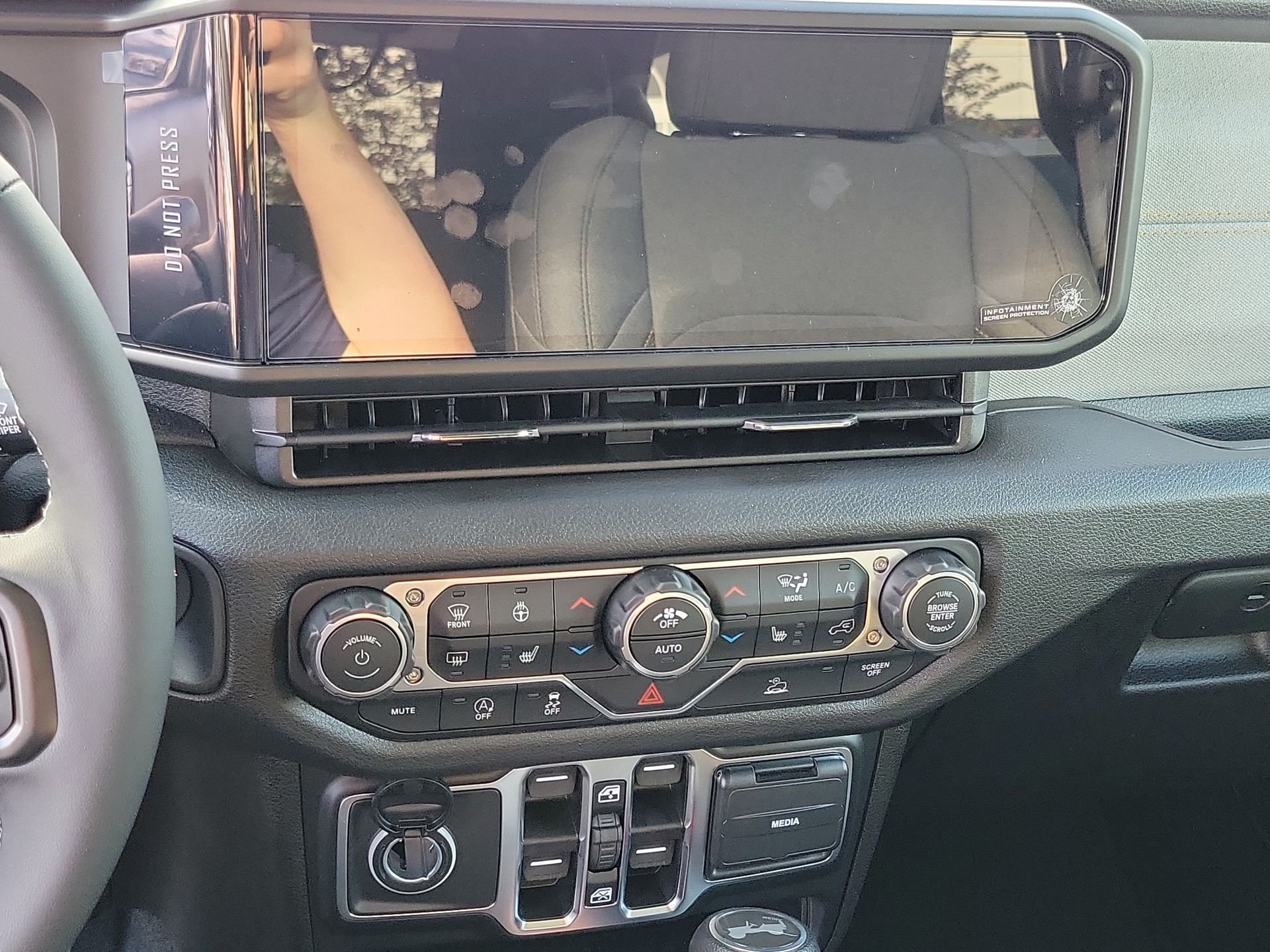 New 2026 Black Clear-Coat Paint Jeep  image 13
