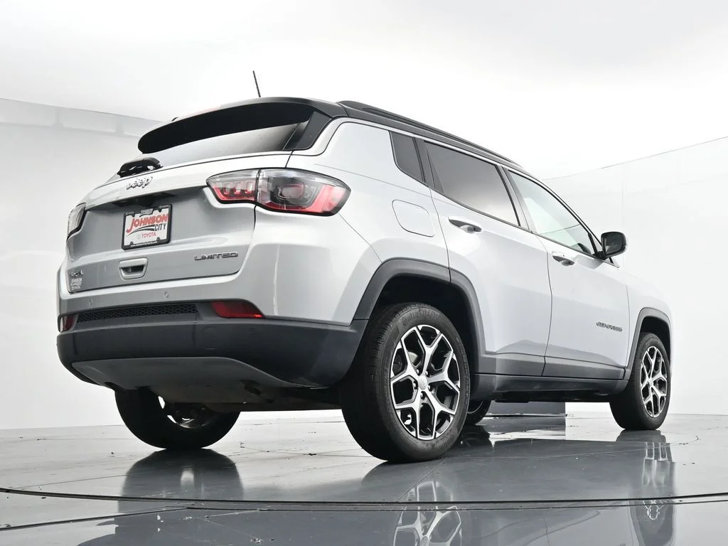Used 2024 Silver Jeep Limited image 37