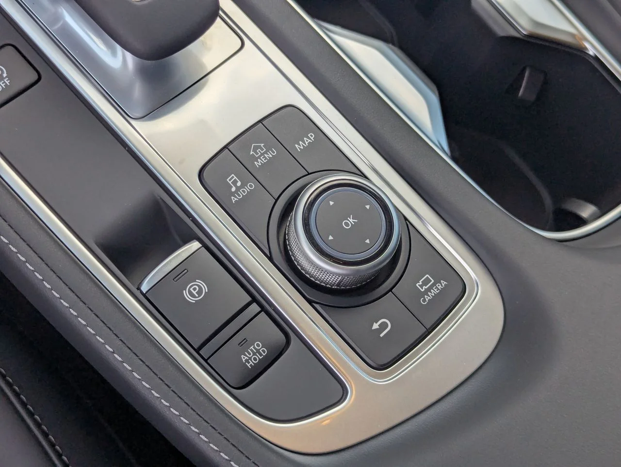 New 2027 RADIANT WHITE INFINITI Luxe AWD image 21