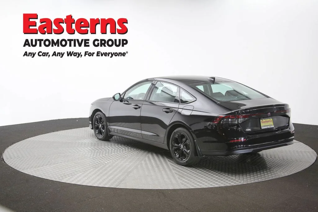Used 2025 Black Honda SE image 64