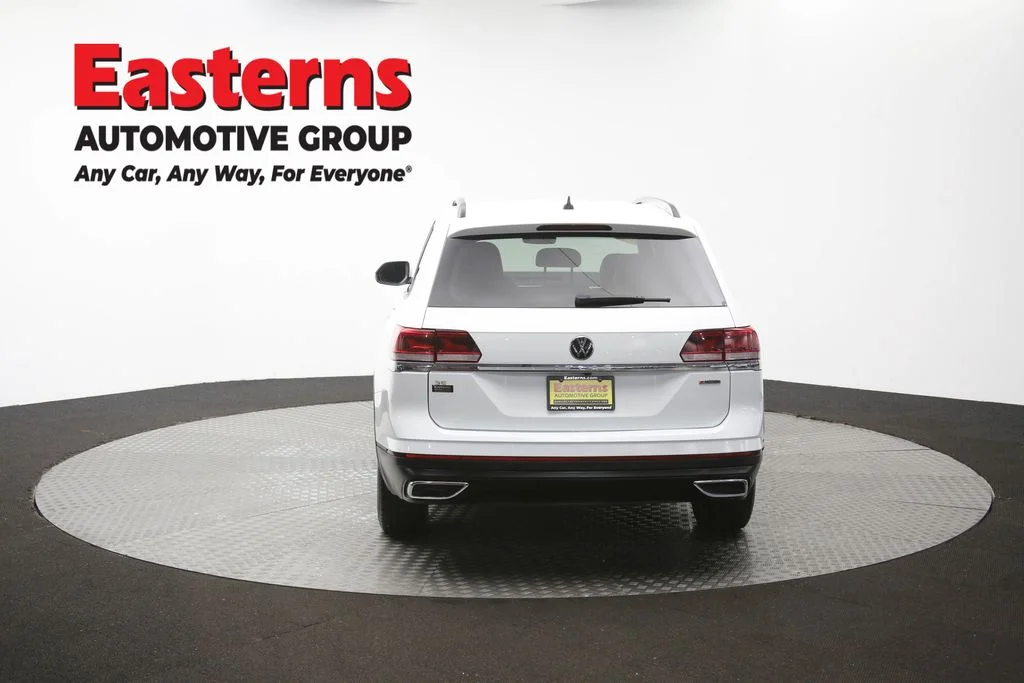 Used 2022 White Volkswagen 2.0T SE image 36