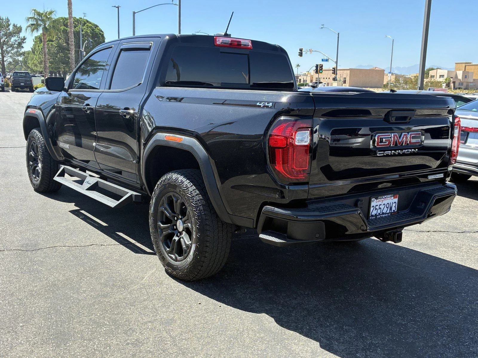 Used 2023 ONYX BLACK GMC 4WD Elevation image 4
