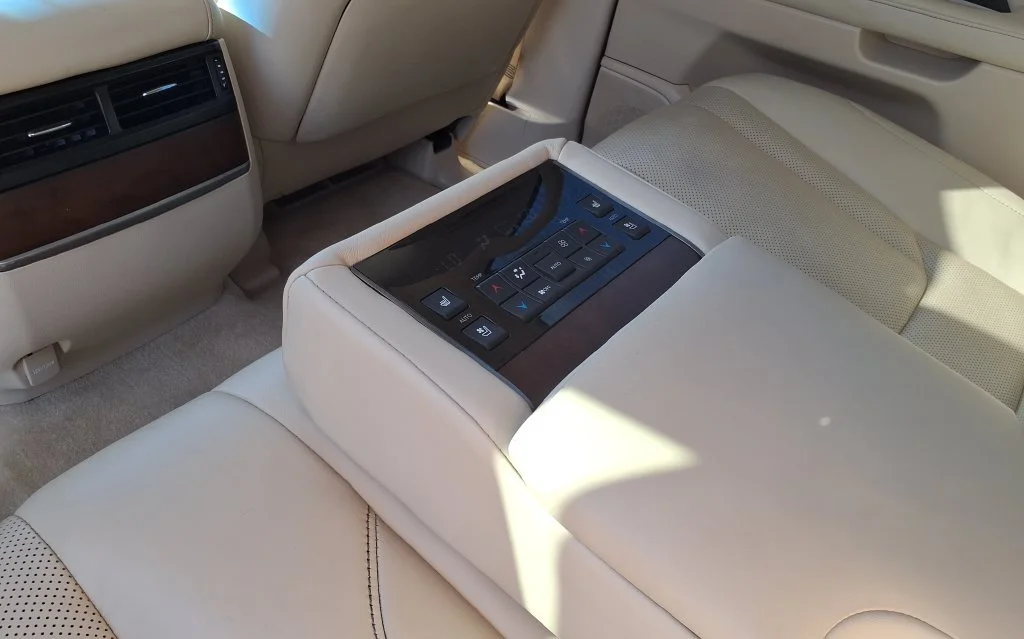 Used 2021 White Lexus 570 image 16