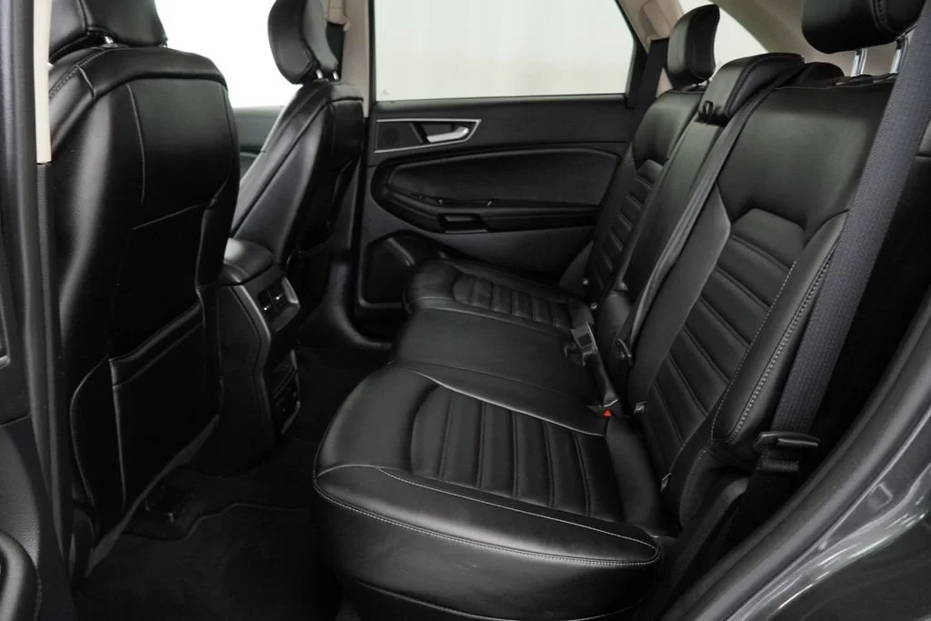 Used 2019 Gray Ford SEL image 11