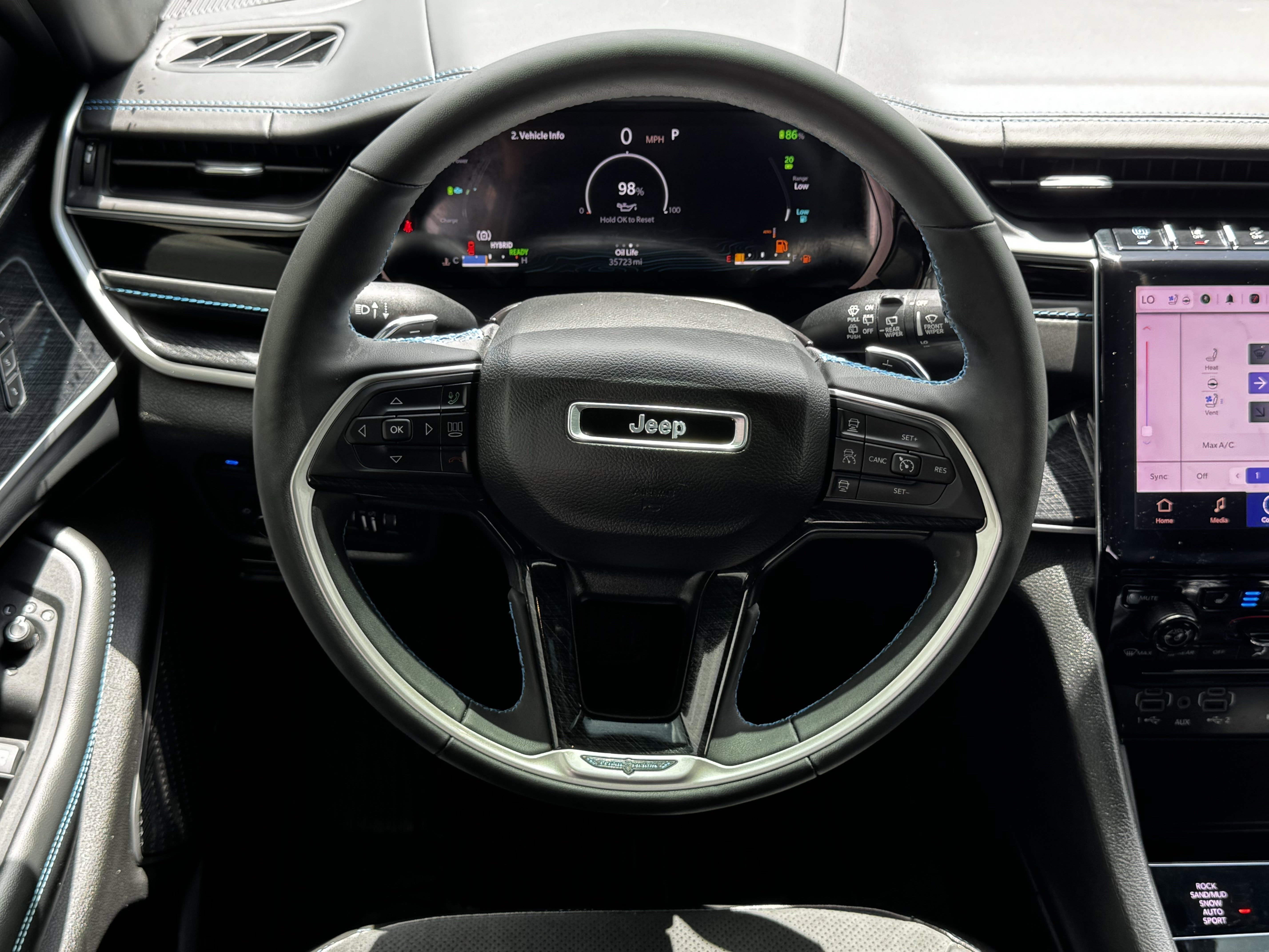 Used 2022 Diamond Black Crystal Pearlcoat Jeep Trailhawk image 15
