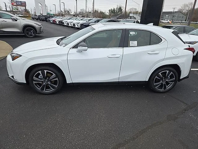 2026 Lexus UX Hybrid 300h Premium - Photo 7
