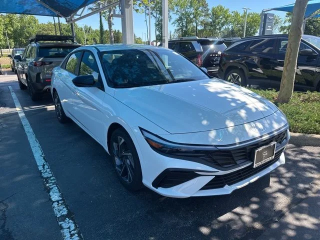 2025 Hyundai Elantra 1.6 SEL Sport's photo