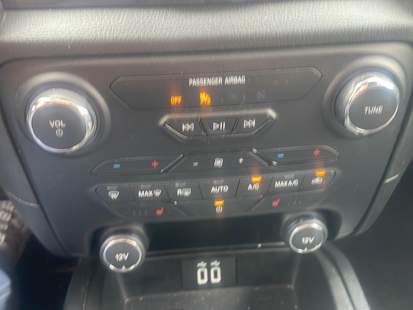 Used 2019 Magnetic Ford LARIAT image 5