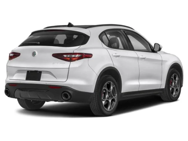 Used 2023 Alfa Rosso Alfa Romeo Ti image 5