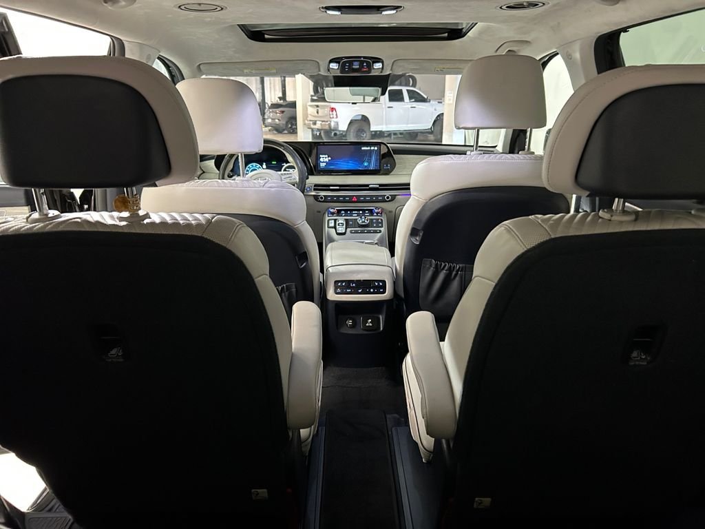 Used 2025 Black Hyundai Calligraphy image 28