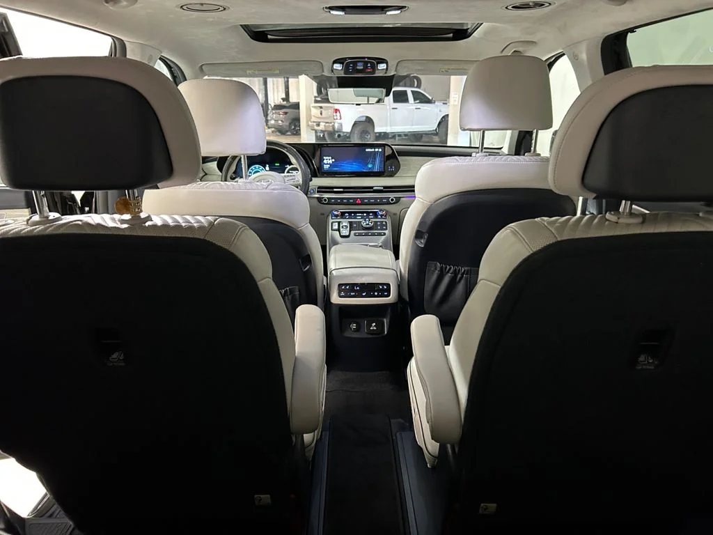 Used 2025 Black Hyundai Calligraphy image 28