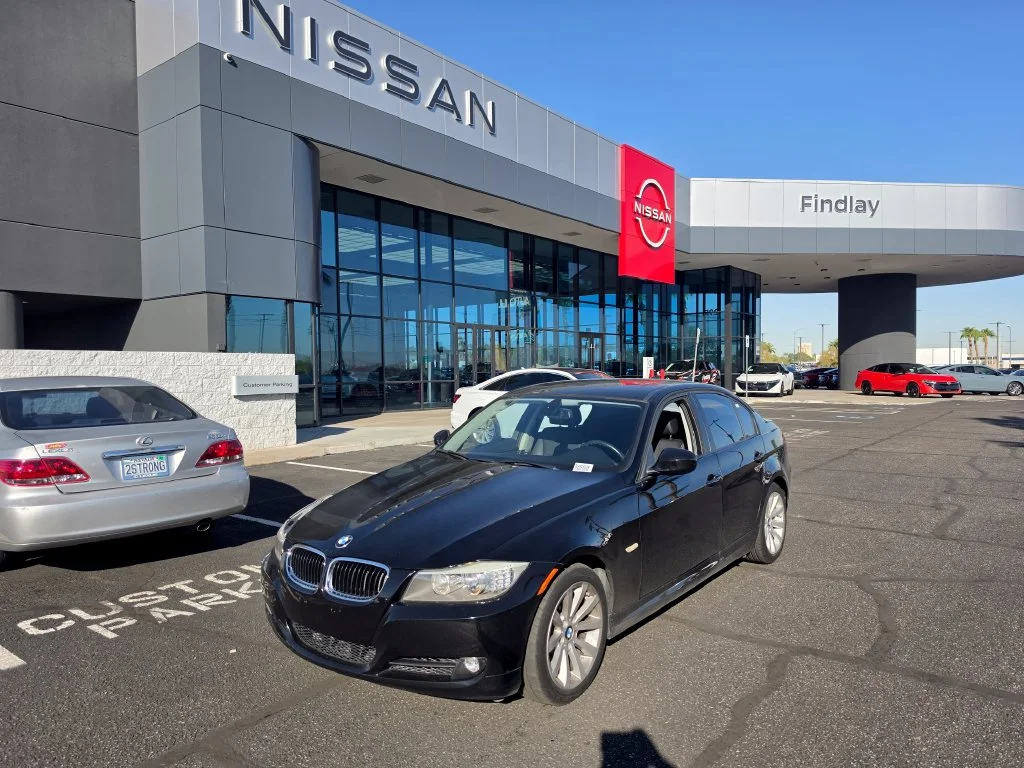 Used 2011 Black BMW 328i image 1