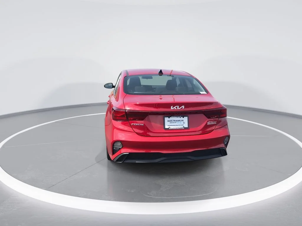 Used 2022 Red Kia LXS image 7