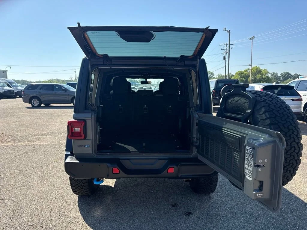 Used 2022 Gray Jeep Unlimited Rubicon image 27