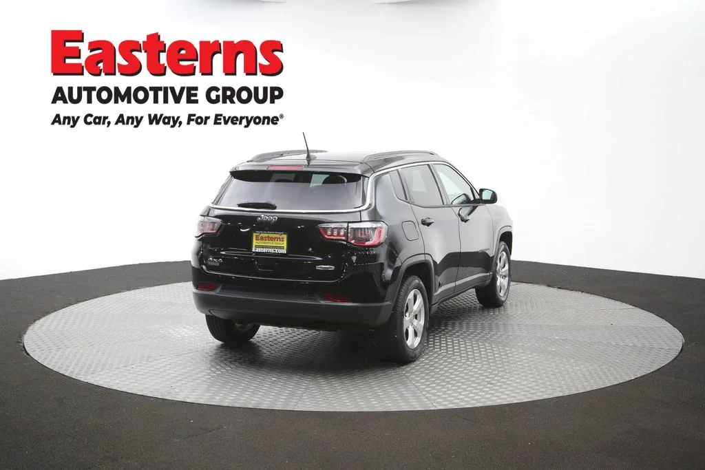 Used 2018 Black Jeep Latitude image 40