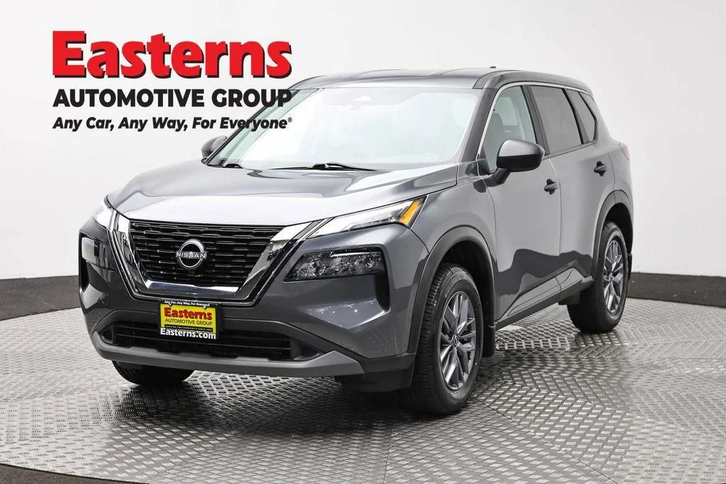 Used 2023 Gray Nissan S image 1