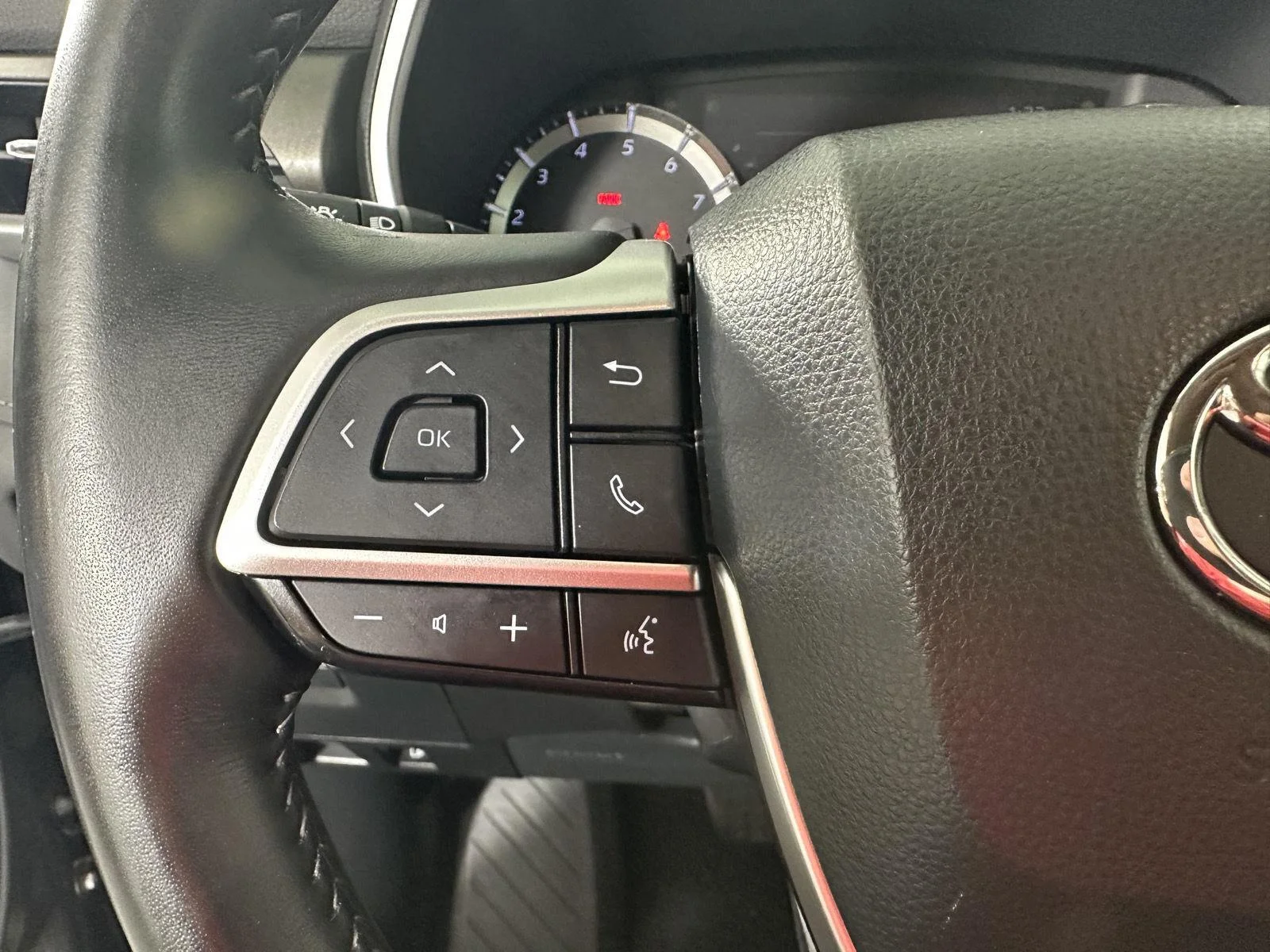 Used 2023 Magnetic Gray Metallic Toyota XLE image 20