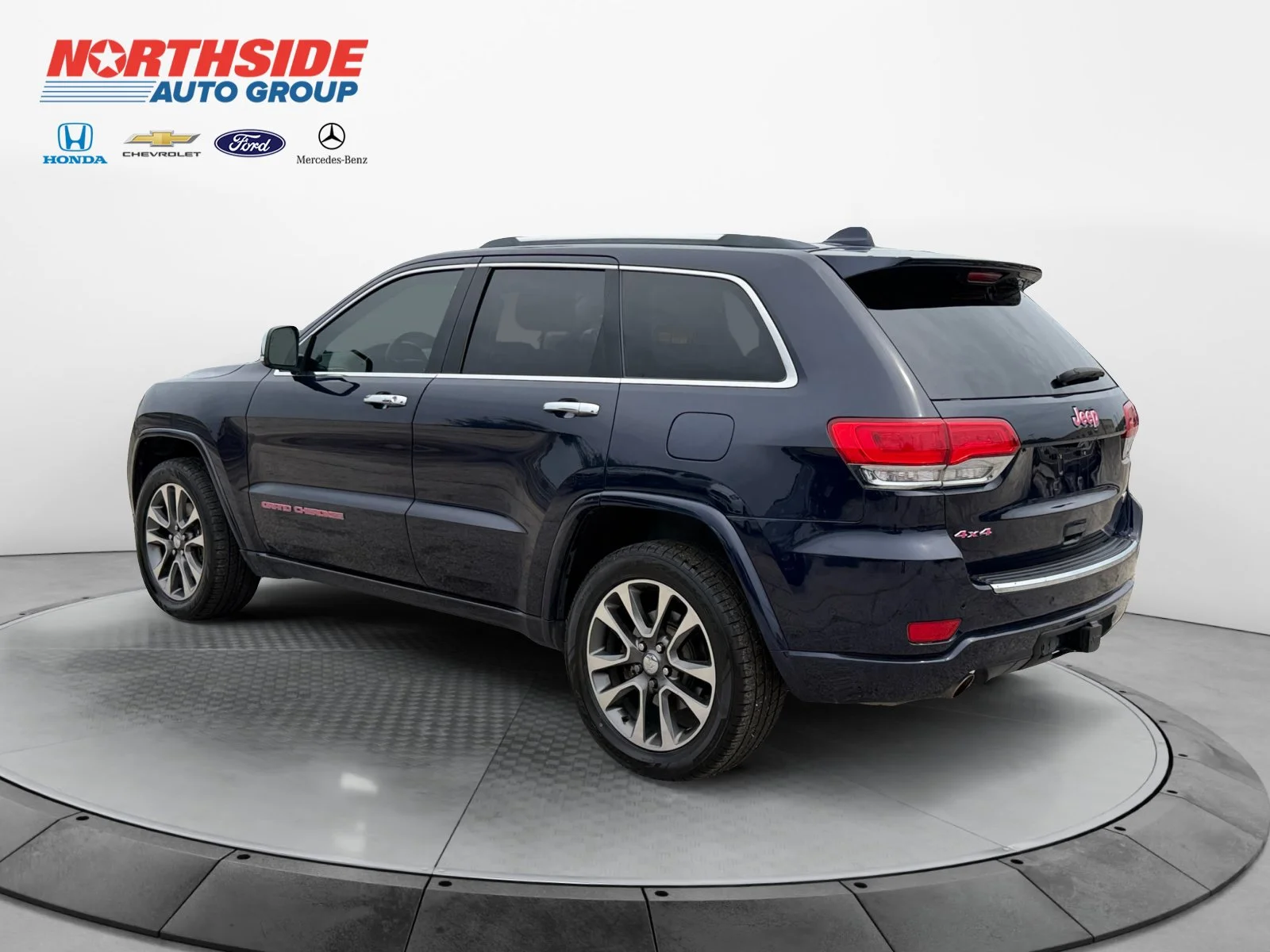 Used 2018 True Blue Pearlcoat Jeep Overland image 5