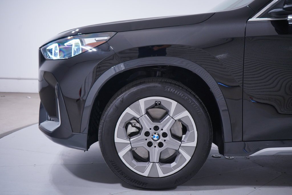 Used 2026 Jet Black BMW xDrive28i image 2