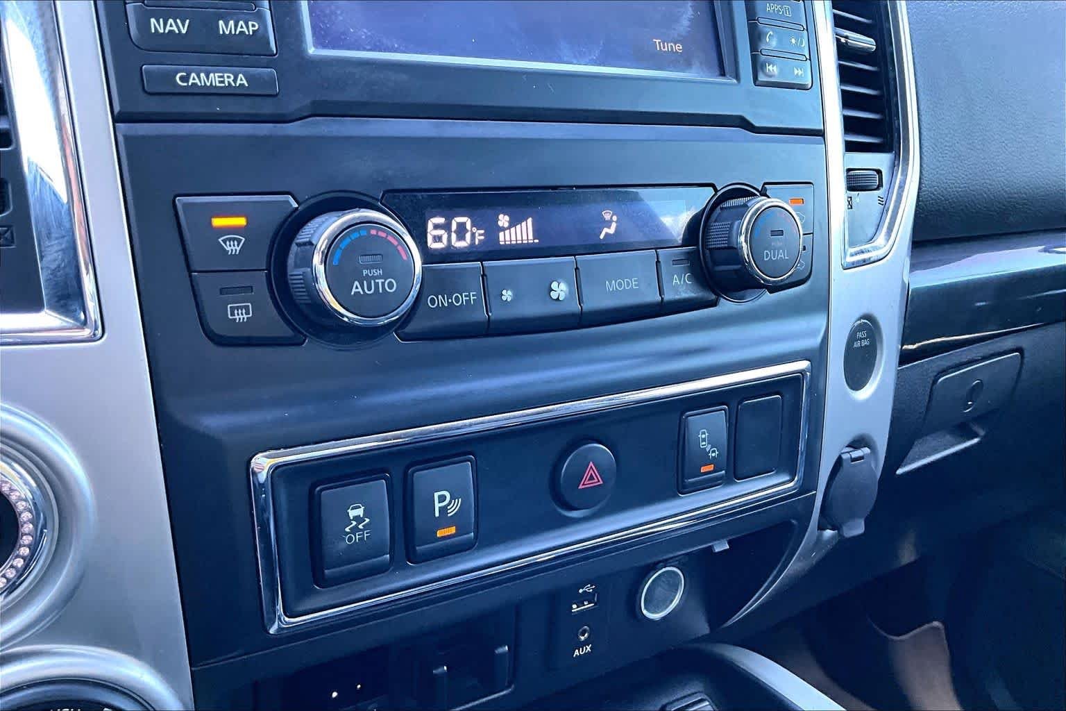 Used 2018 Glacier White Nissan SV image 31