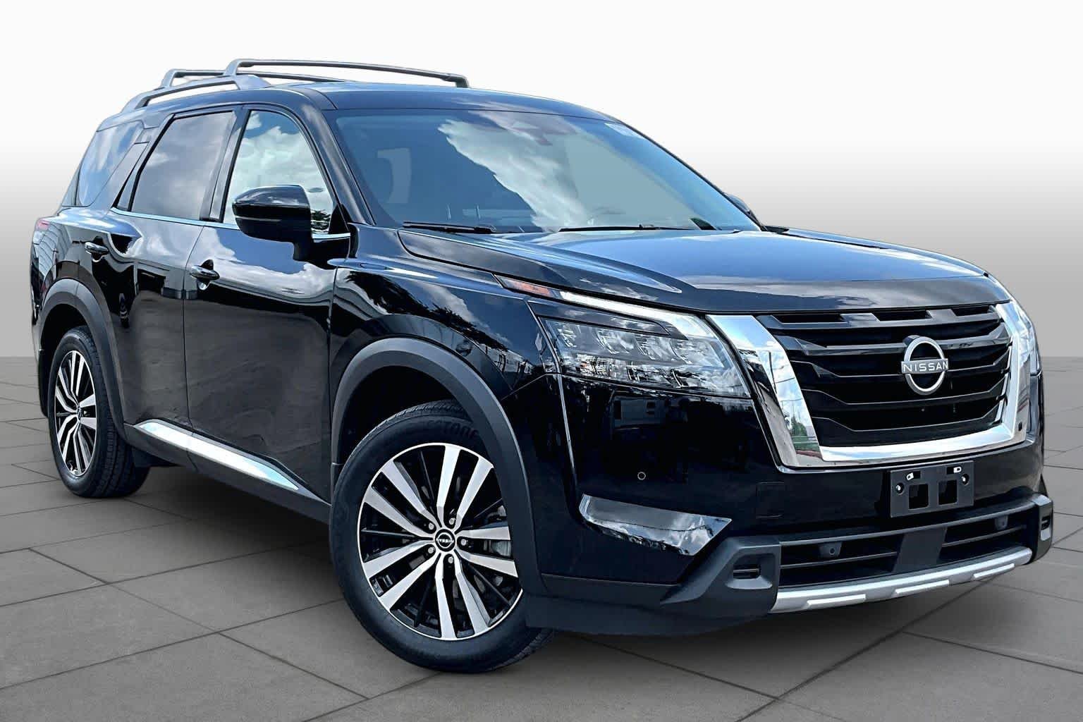 Certified Pre-Owned 2025 Nissan Pathfinder Platinum