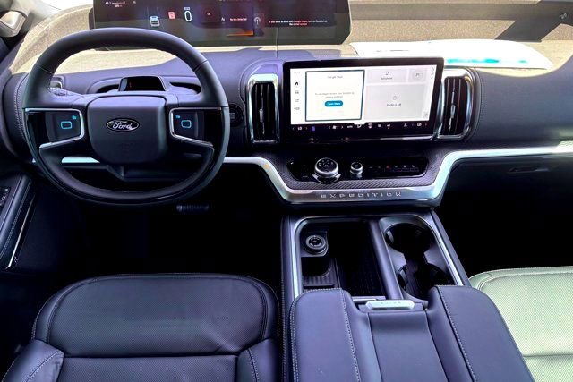 New 2025 Space Silver Metallic Ford Platinum image 16