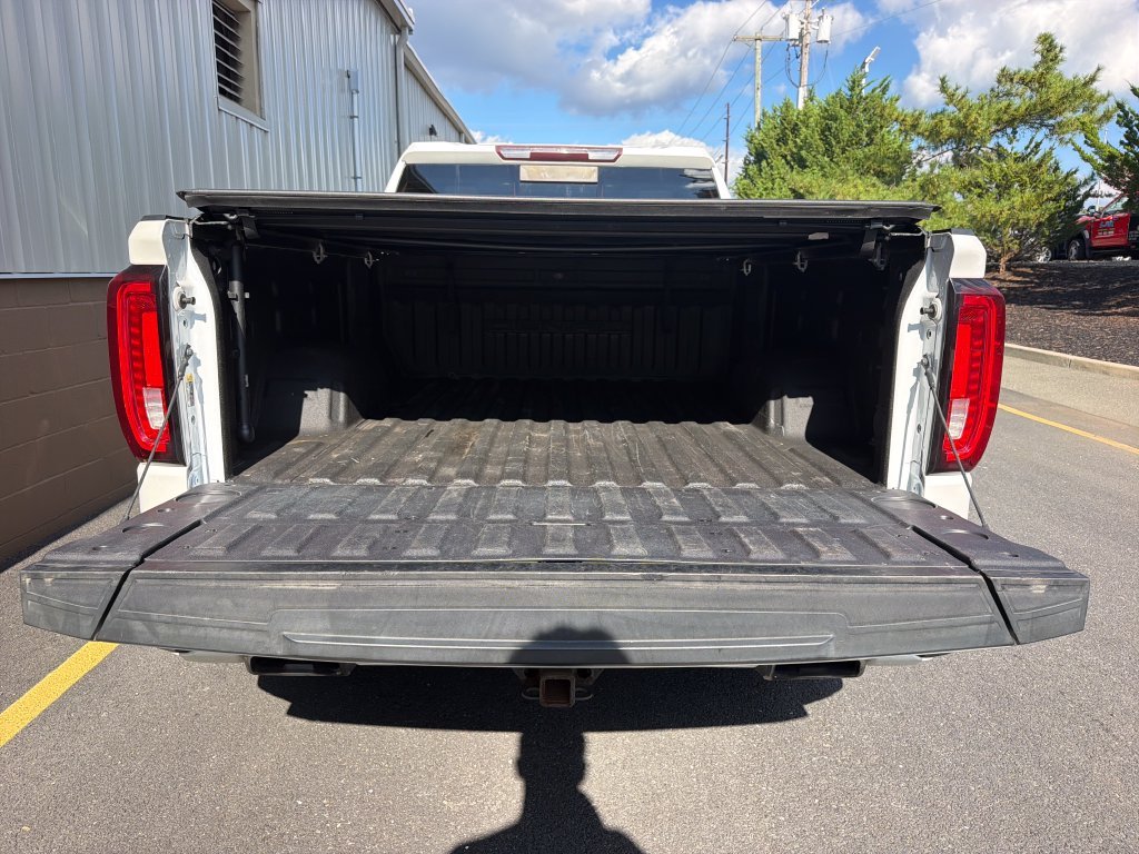 Used 2020 White GMC Denali image 37
