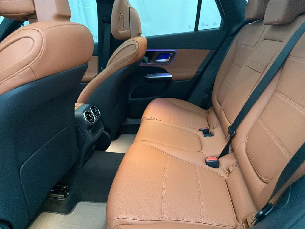 Used 2026 White Mercedes-Benz GLC 300 image 19