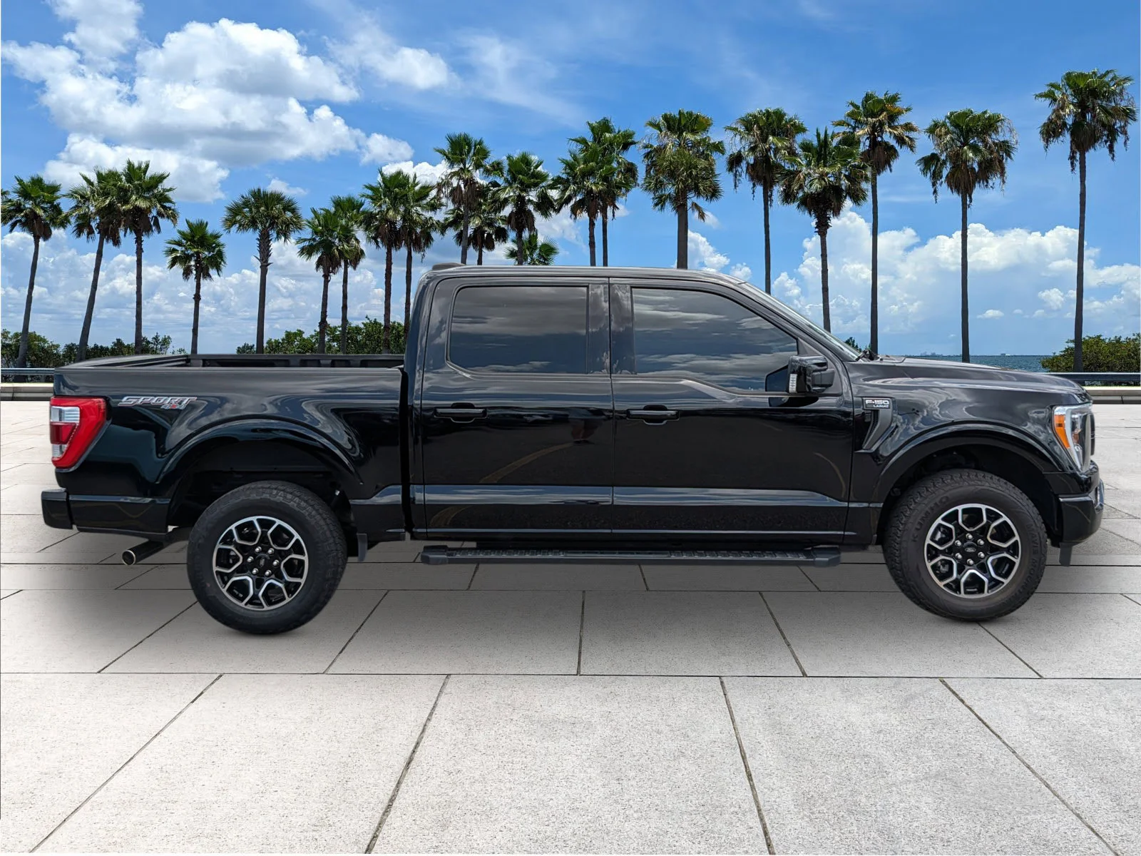 Certified Used 2023 Agate Black Metallic Ford LARIAT image 11
