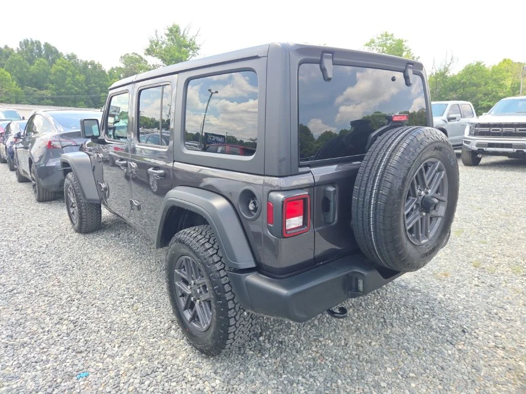 Used 2025 Gray Jeep Sport S image 4